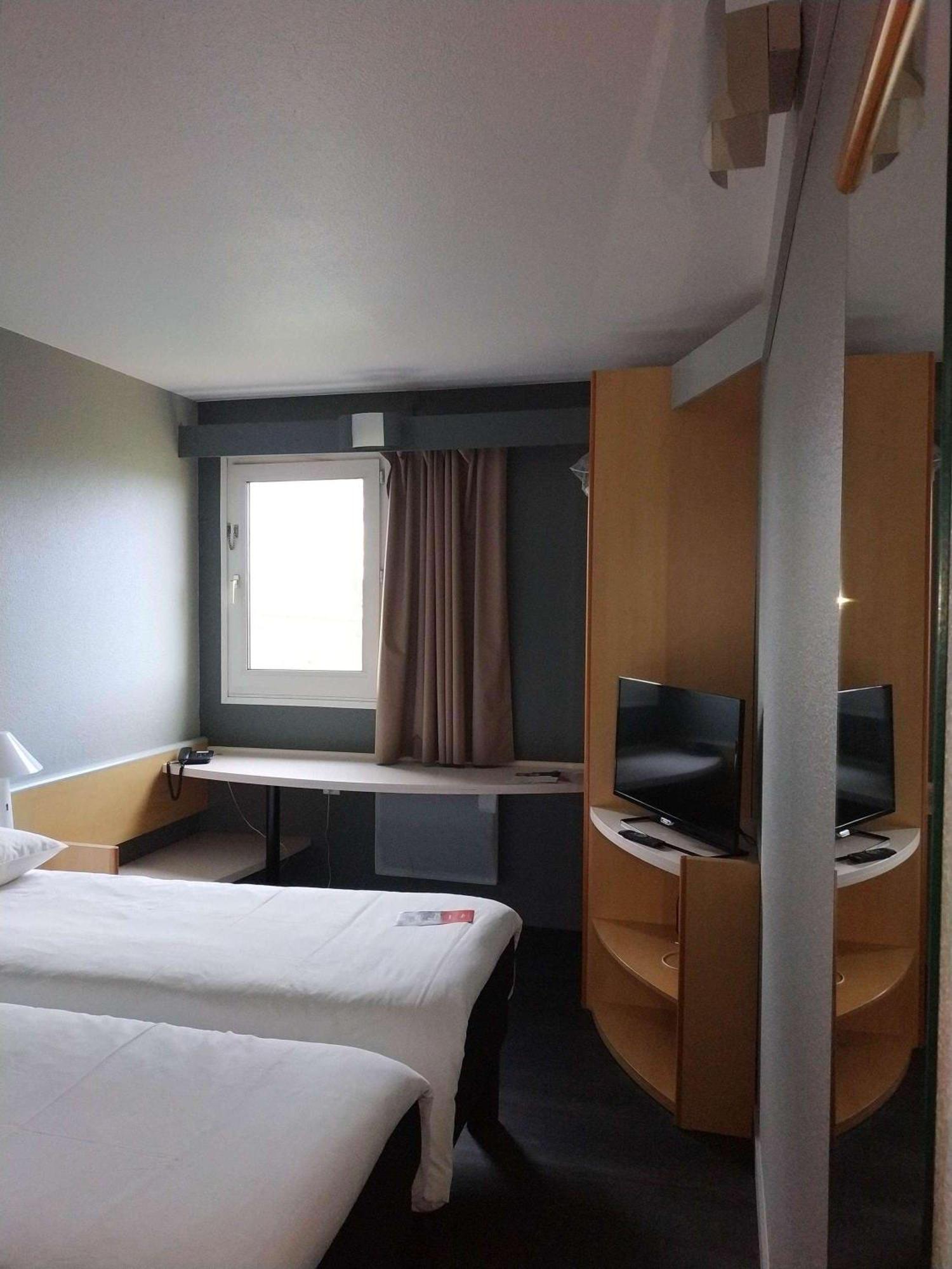 ホテル Ibis Auxerre Sud Venoy エクステリア 写真