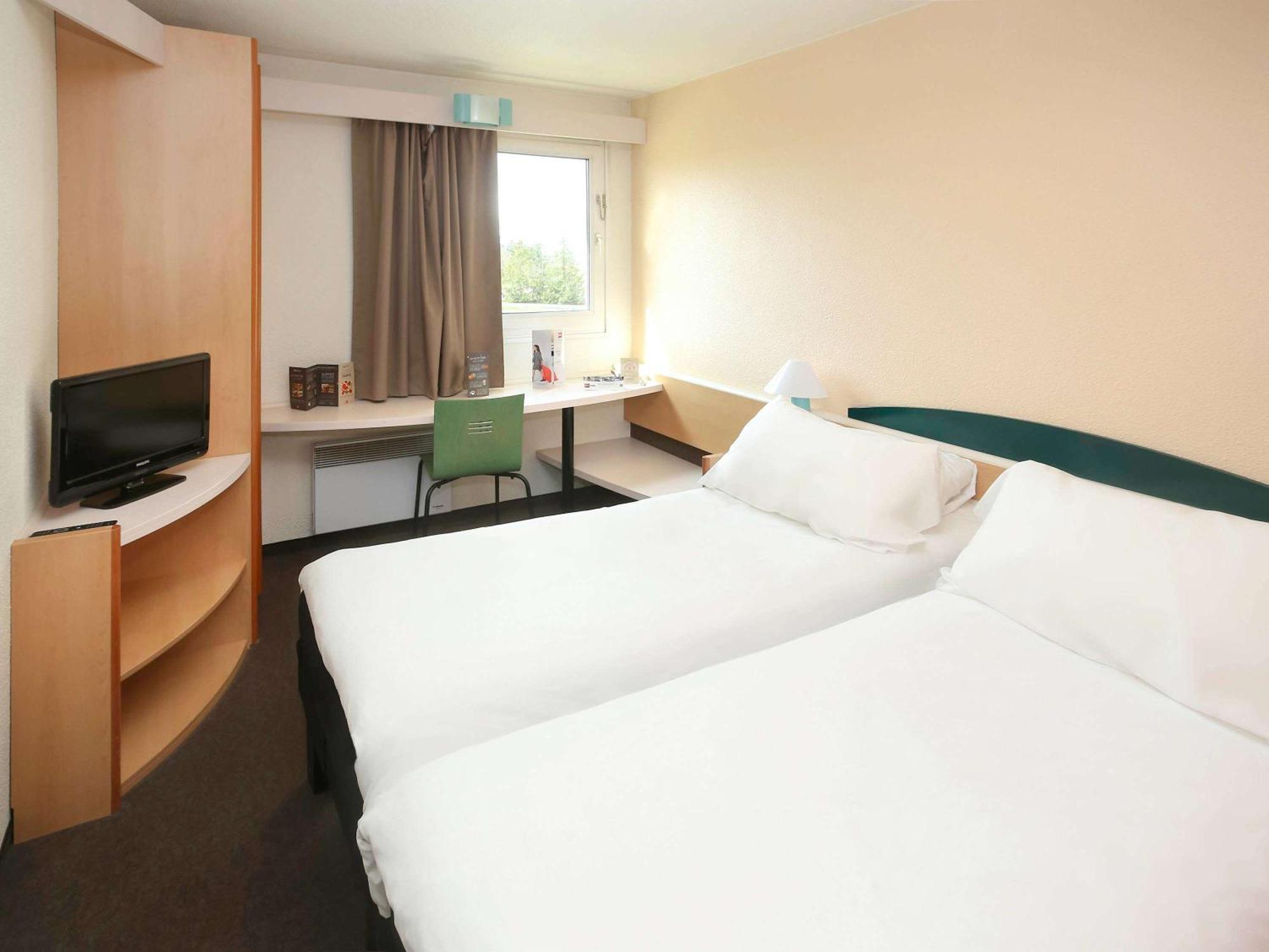 ホテル Ibis Auxerre Sud Venoy エクステリア 写真