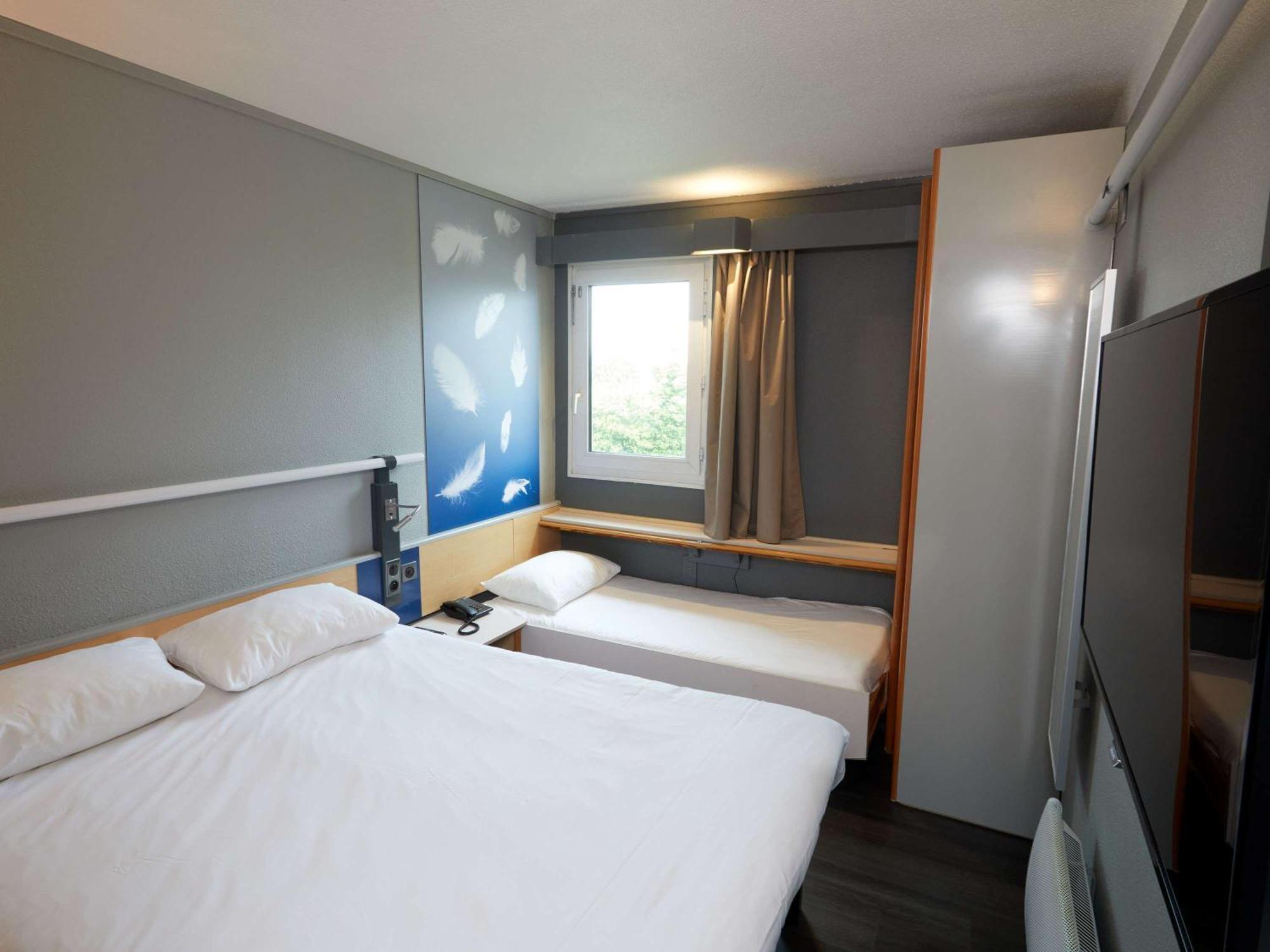 ホテル Ibis Auxerre Sud Venoy エクステリア 写真