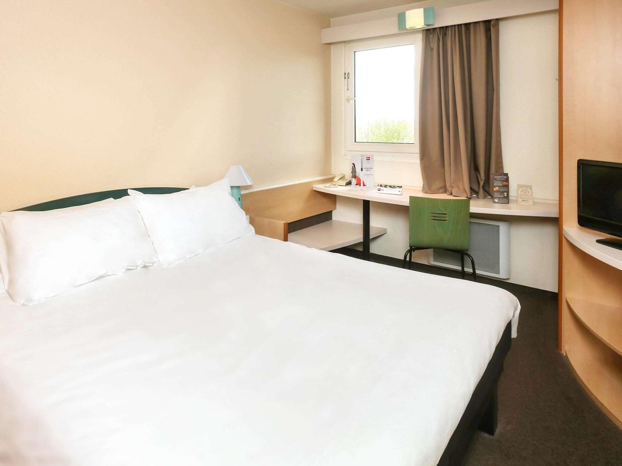 ホテル Ibis Auxerre Sud Venoy エクステリア 写真