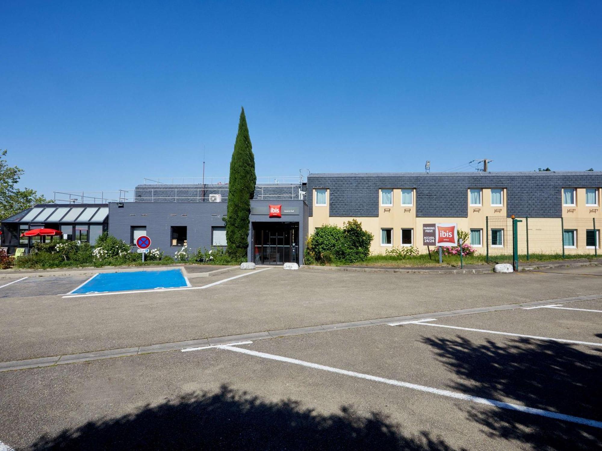 ホテル Ibis Auxerre Sud Venoy エクステリア 写真
