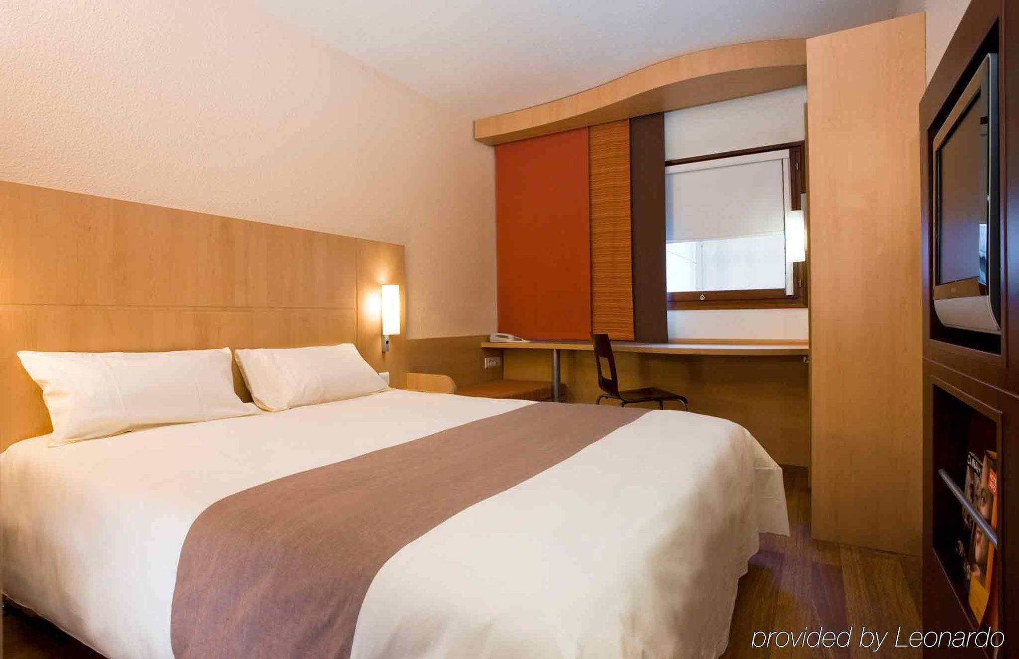 ホテル Ibis Auxerre Sud Venoy エクステリア 写真