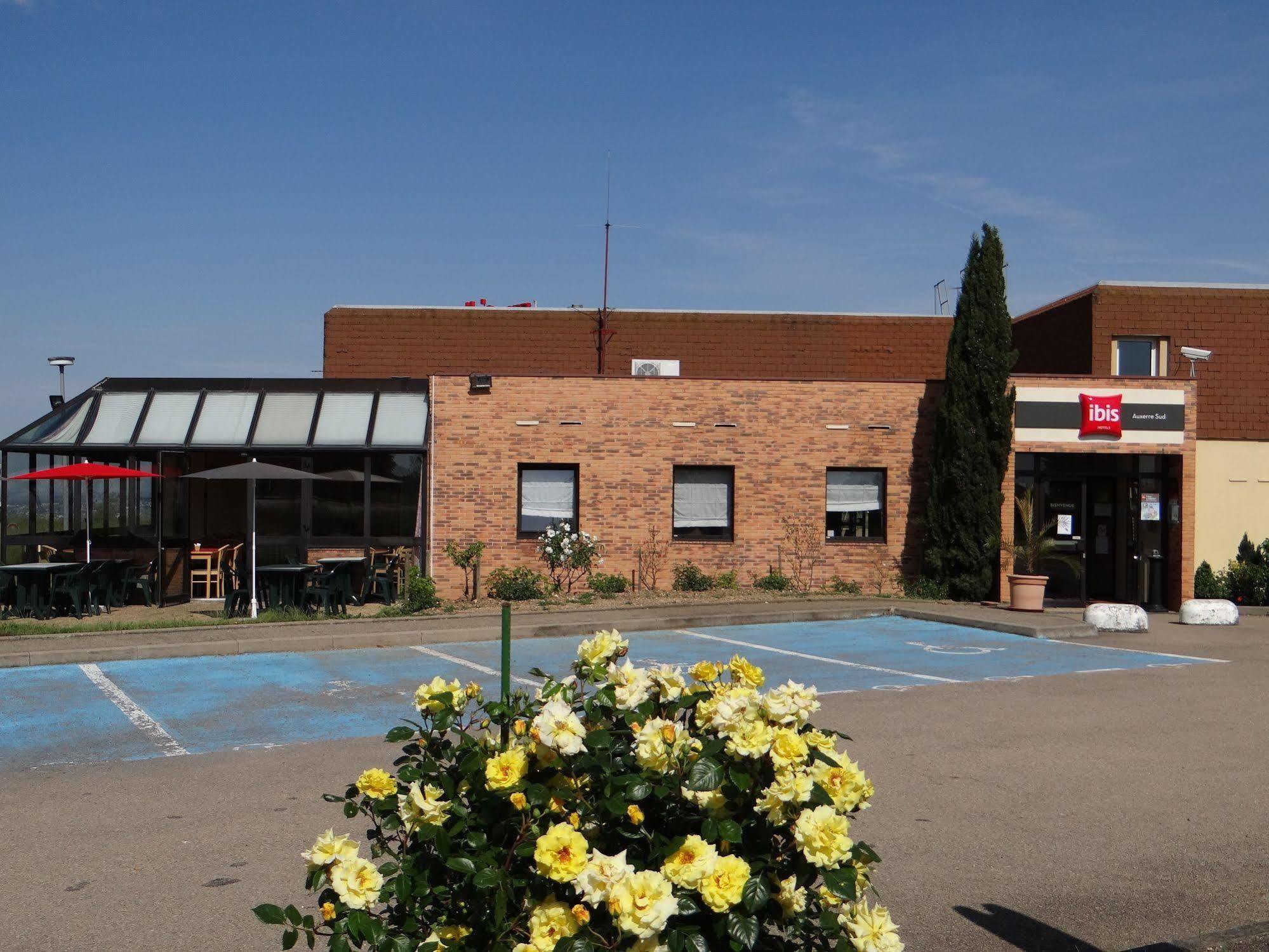 ホテル Ibis Auxerre Sud Venoy エクステリア 写真