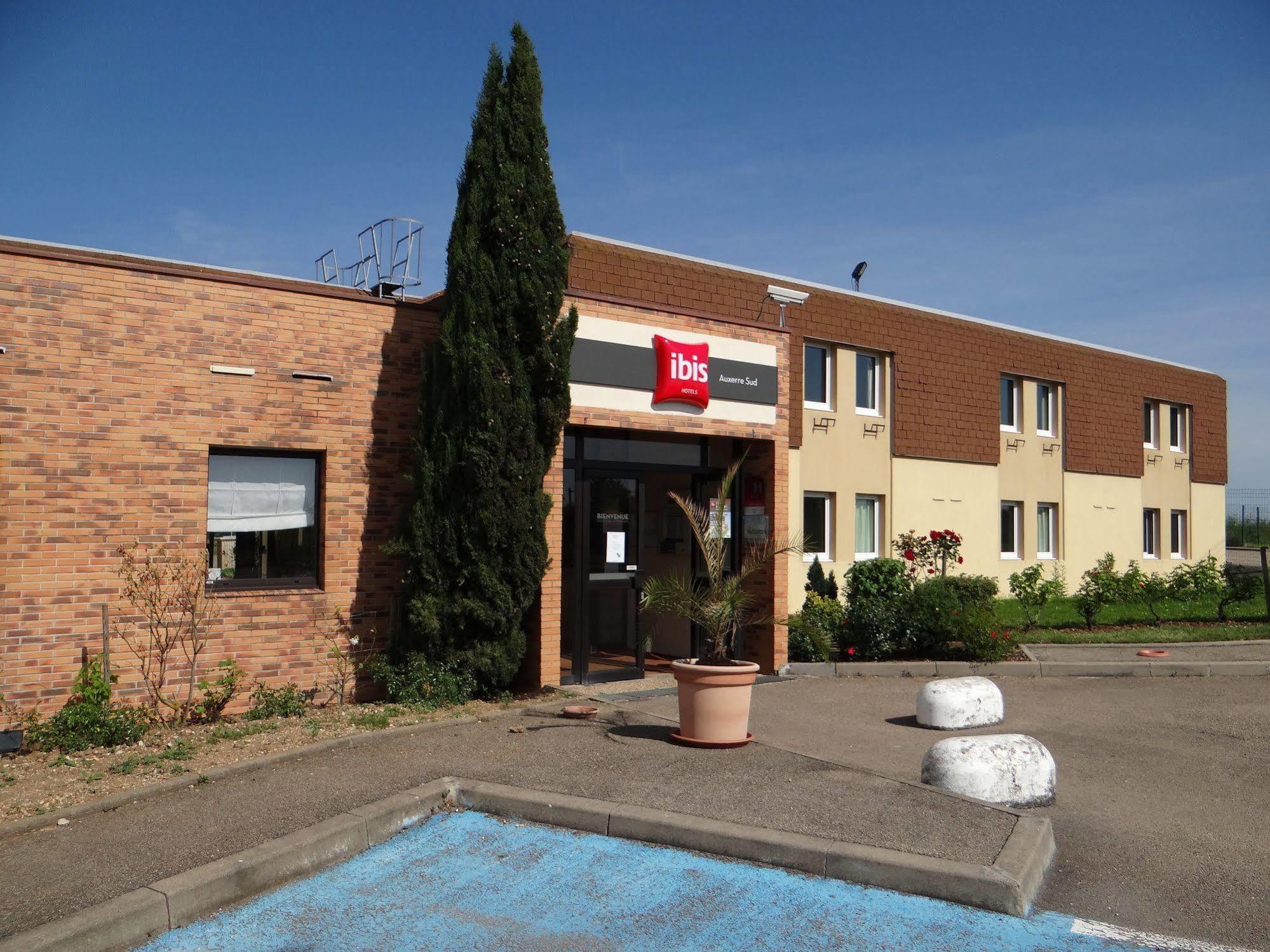 ホテル Ibis Auxerre Sud Venoy エクステリア 写真