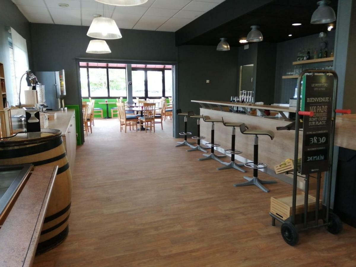 ホテル Ibis Auxerre Sud Venoy エクステリア 写真
